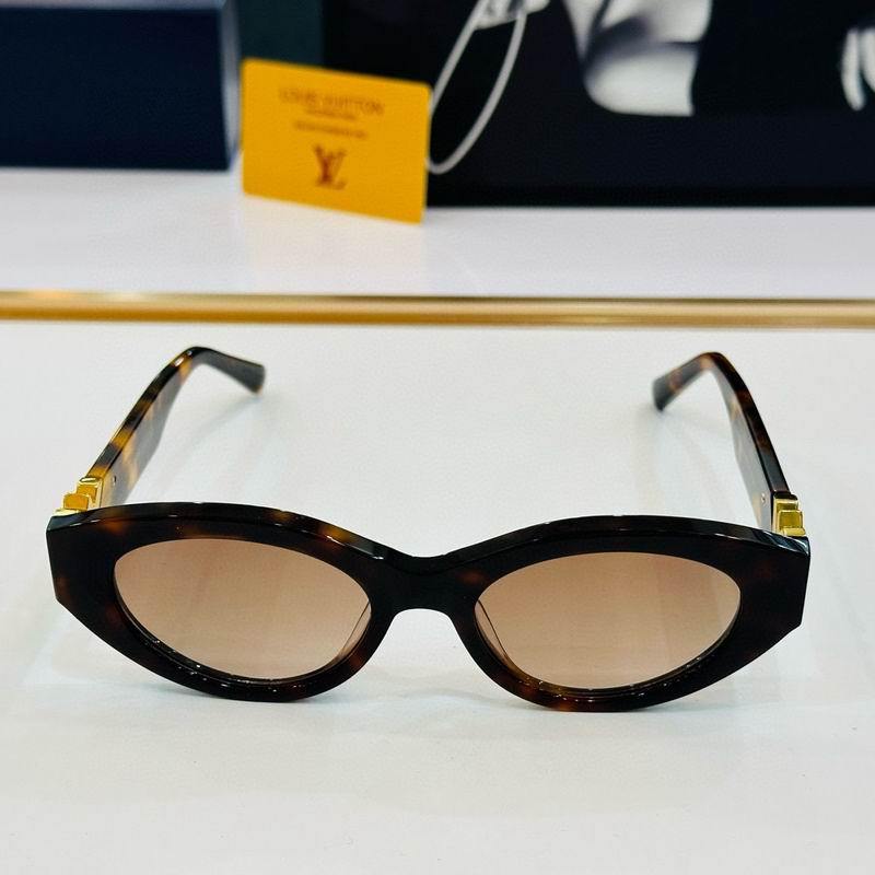 LV Sunglasses 908